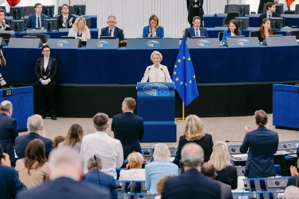 Die EU-Kommissionspräsidentin am Podium während ihrer Rede zur Lage der EU am 16.09.2026.
